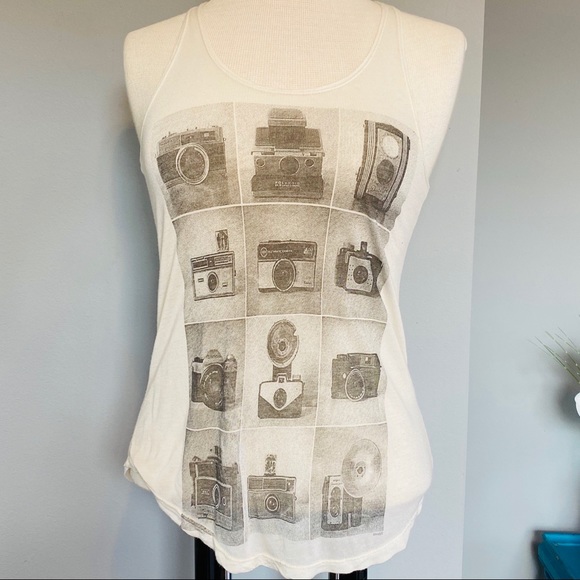 BRANDY MELVILLE Sadie Vintage Camera Tank Top - Picture 2 of 7